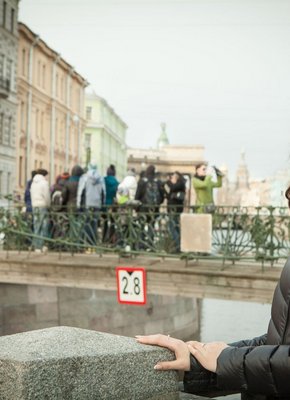 Девушка с маленькой попой и красивой киской